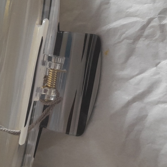 Nice Big Black and White Hair Claw Clip - Picture 2 of 3